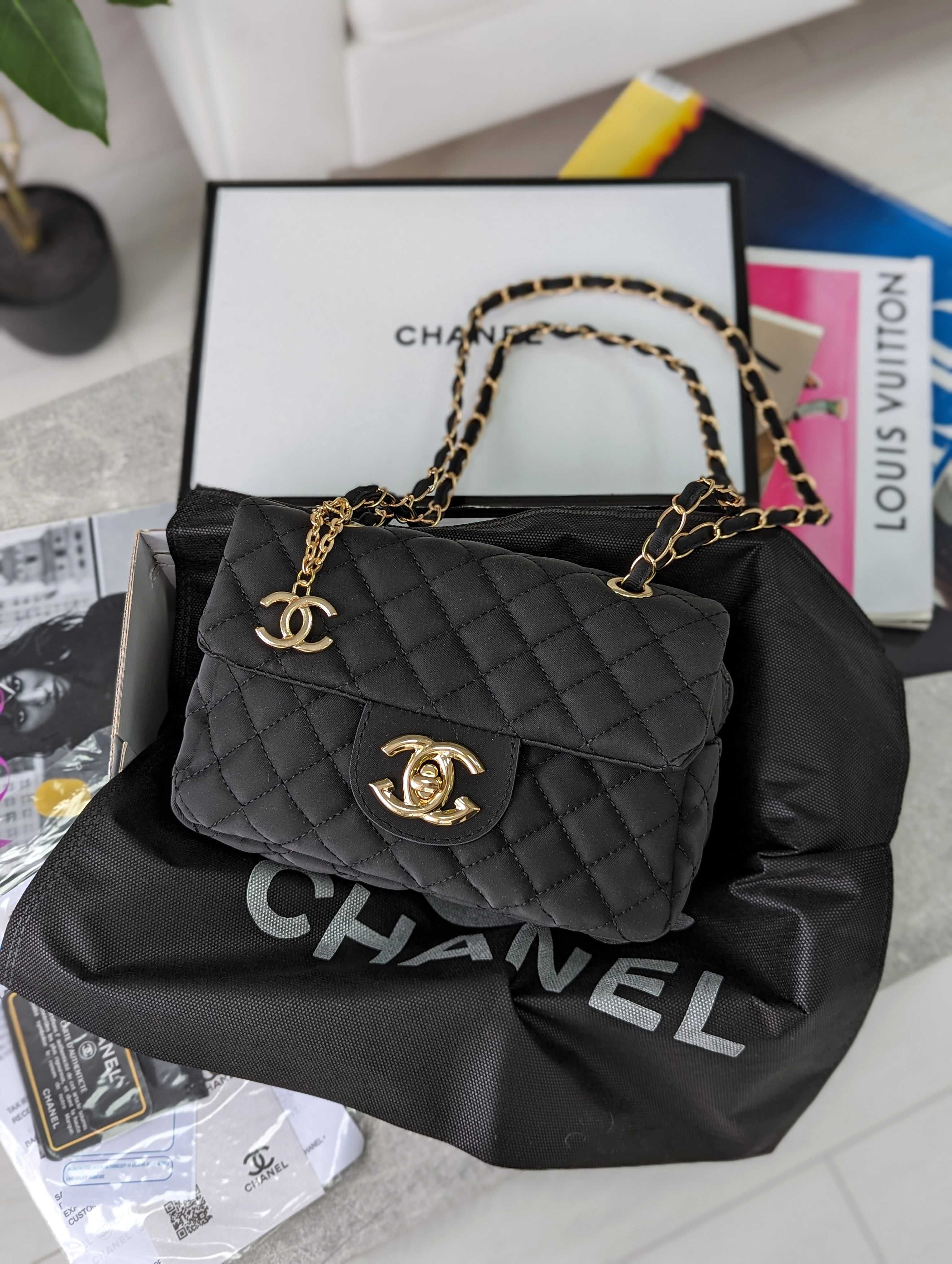 Женская сумка Шанель мягкая нейлон Chanel  черная , молочная