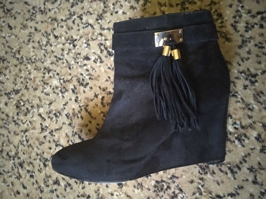 Ботильйони велюрові на танкетці (черевики на півчобітки) р.39