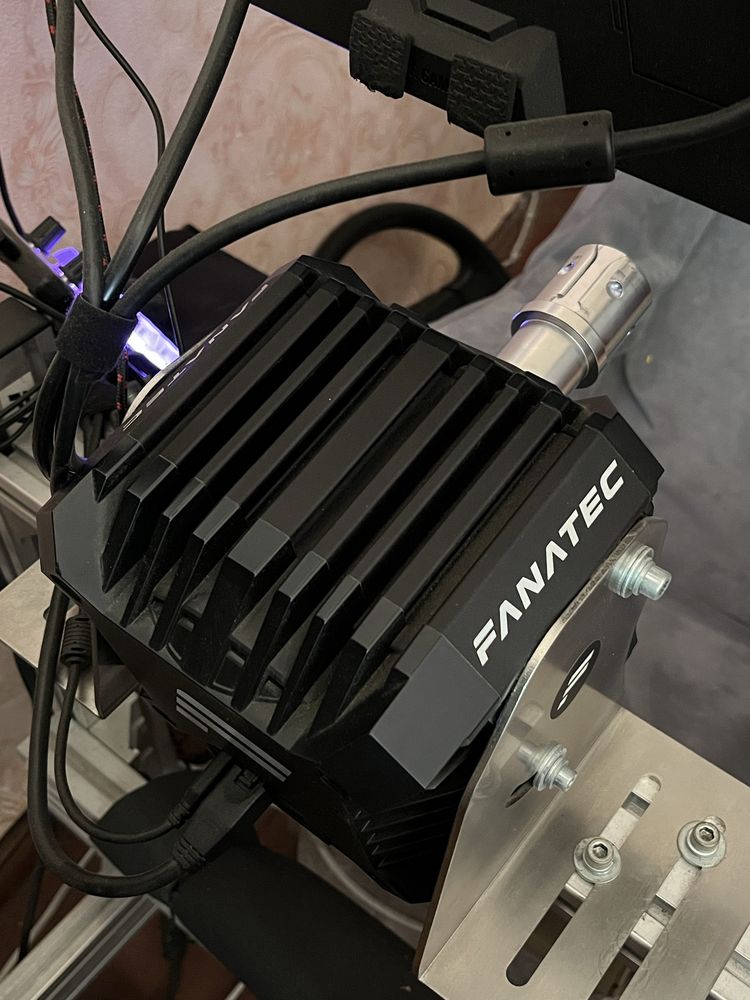 Fanatec csl dd 8 nm + Fanatec clubsport formula v2