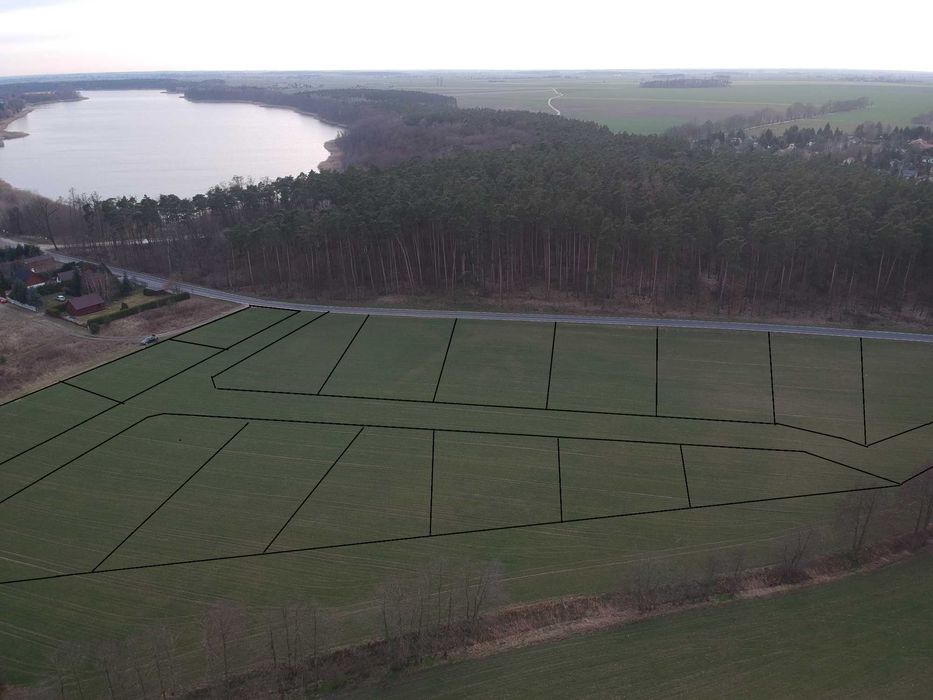 Działki budowlane przy jeziorze i parku