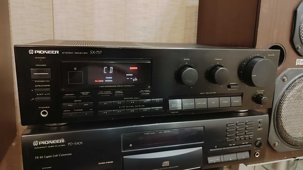 Усилитель-Ресивер  Pioneer SX-757. Звук !