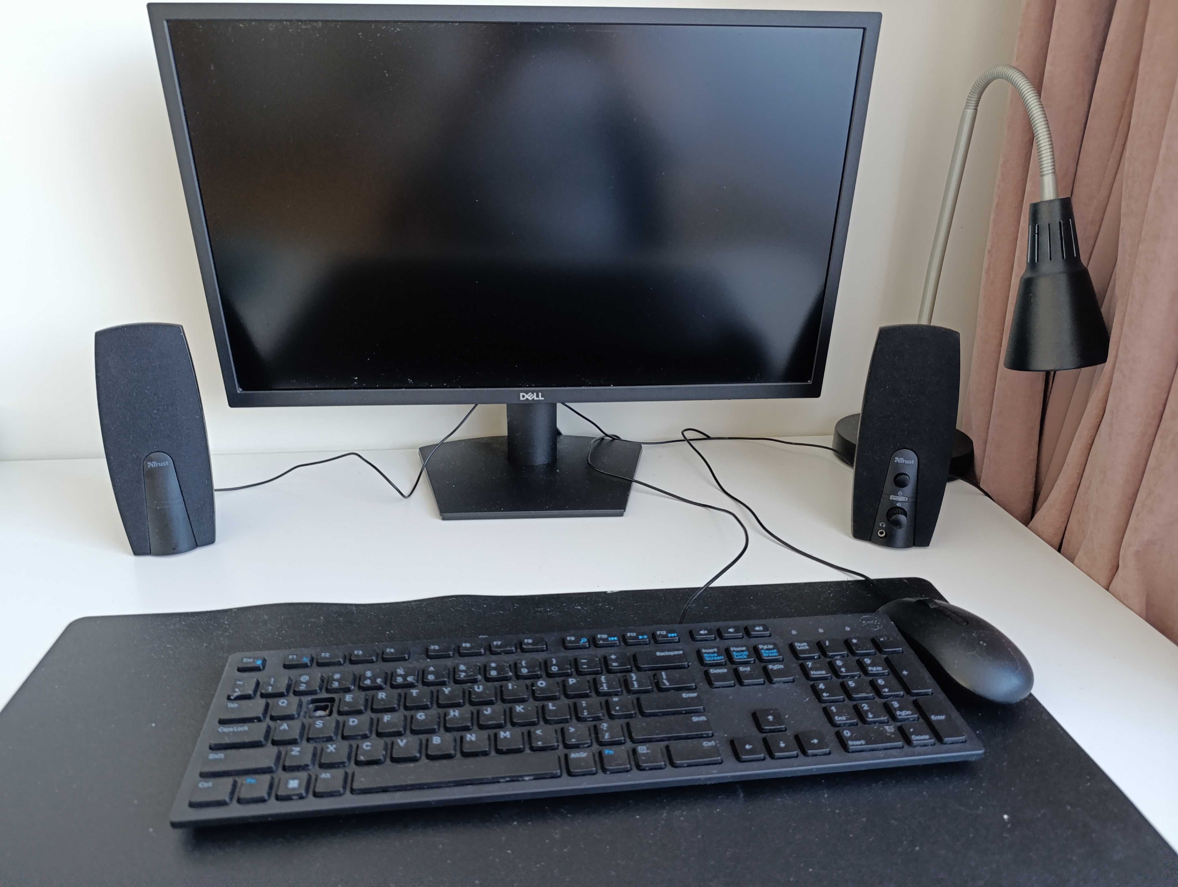 Komputer stacjonarny Dell plus monitor, klawiatura i gratis głośniki