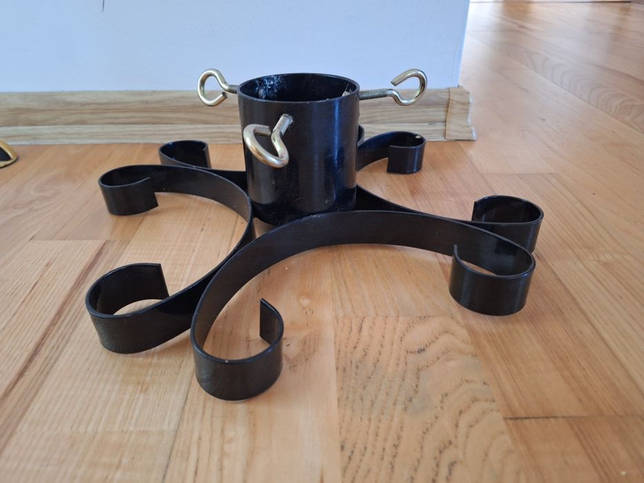 monia stojak podstawka pod choinkę czarny metalowy regulowany