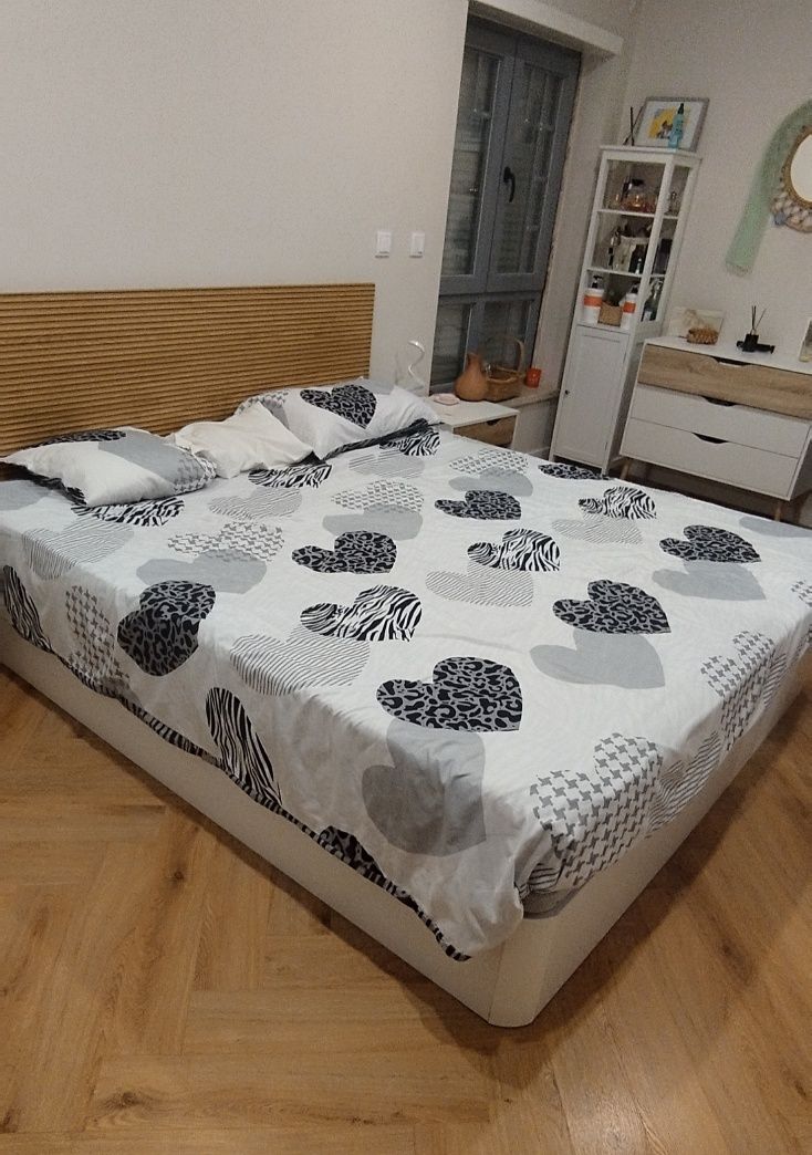 Sommier com arrumação + Colchão 1.80mt / 2mt