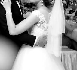 Przepiękna suknia ślubna princeska koronka + welon