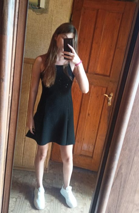 Чёрное платье  на лямках