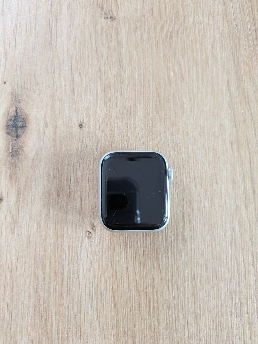 Apple Watch series 6 40mm , paski gratis