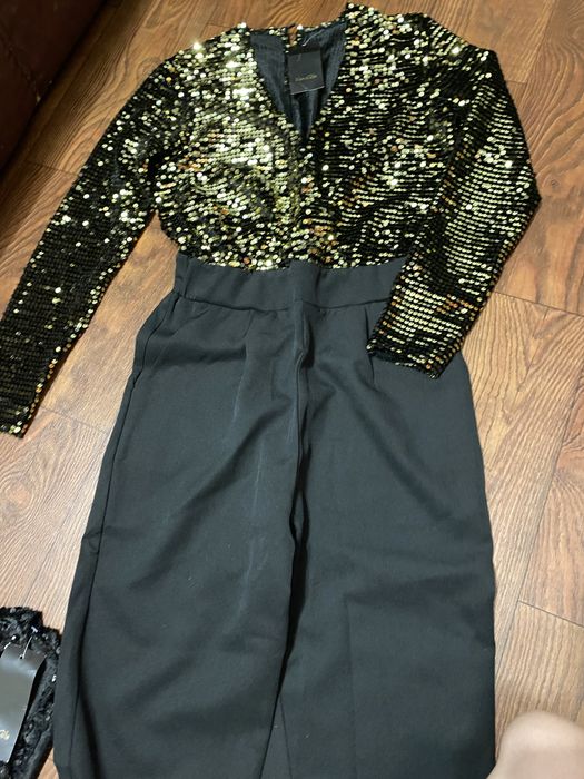 Святковий комбінезон новий