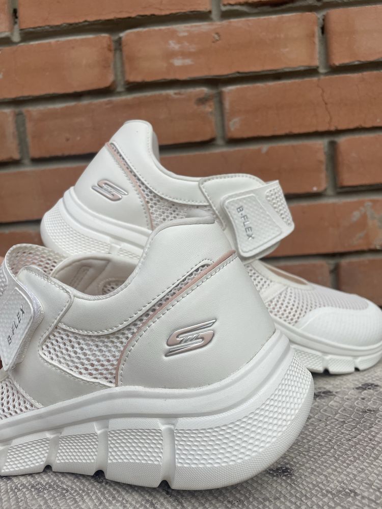 Жіночі кросівки Skechers Bobs B Flex розмір 41, 28 см Білі