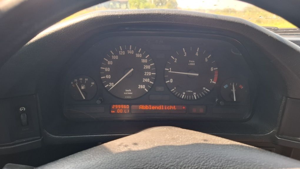 Продаю срочно 1800 + торг.