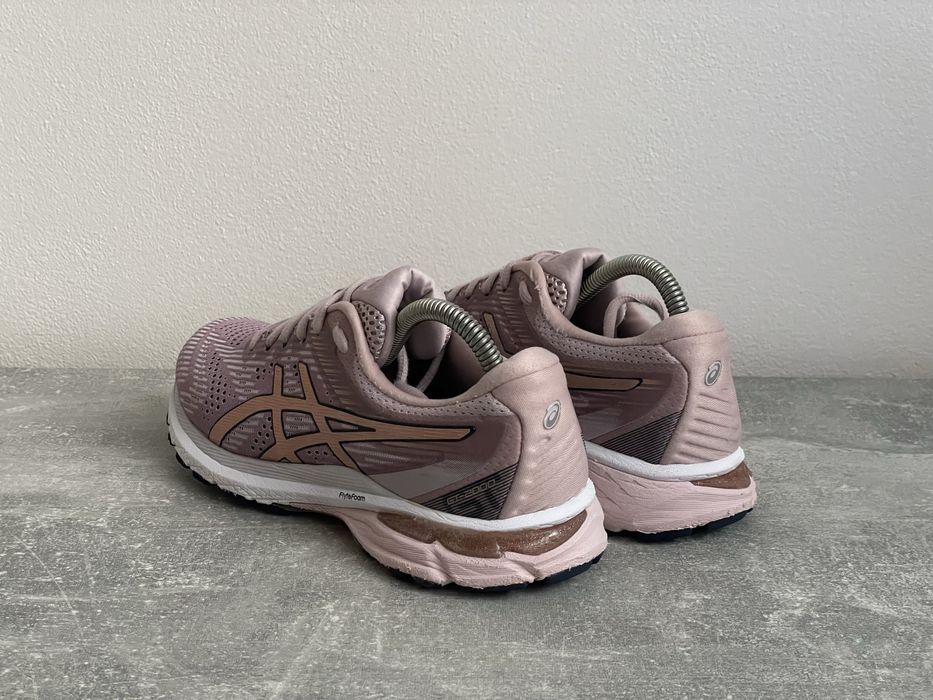 Кросівки Asics gt-2000, 39 розмір