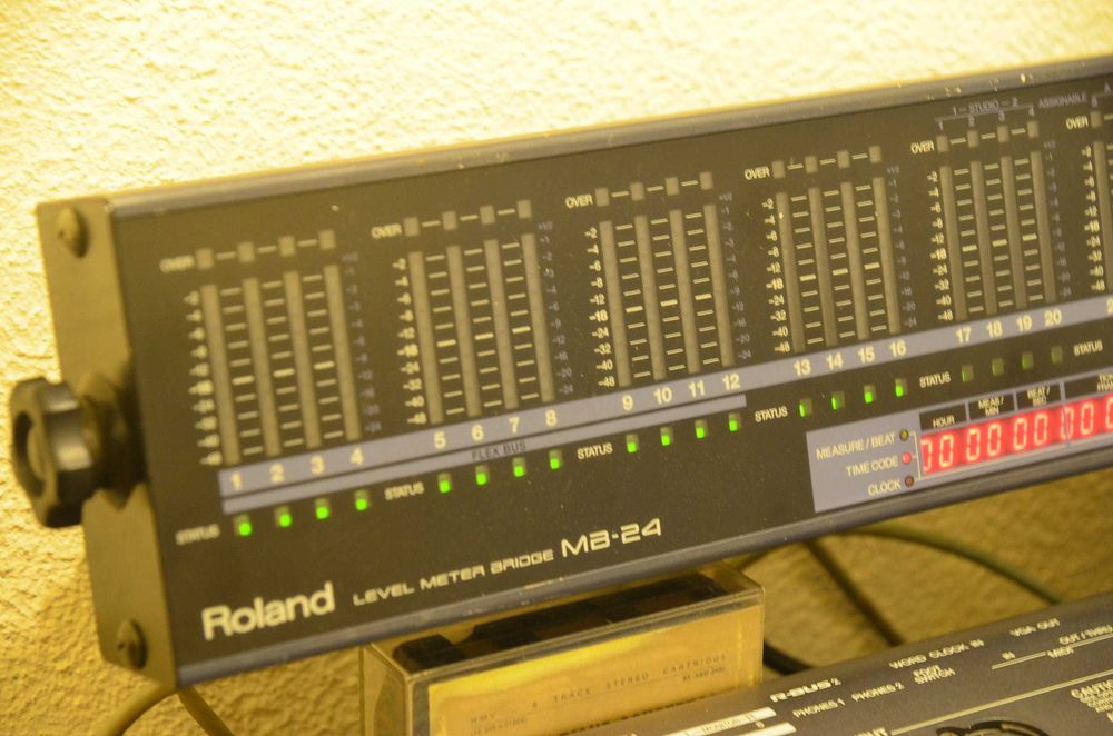 Mesa de mistura/ gravador digital Workstation Roland VS-2480 + MB-24