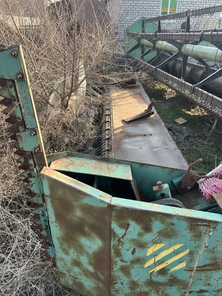 Комбайн ДоН 1500Б. 2004г на боевом ходу