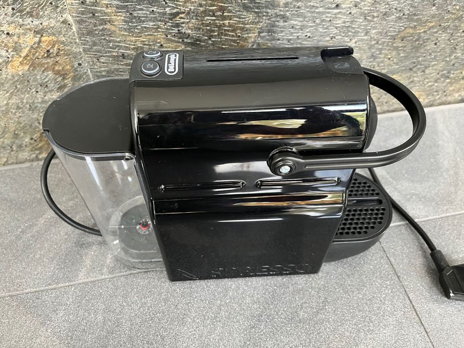 Ekspres na kapsułki DE LONGHI – NESPRESSO Inissia Czarny