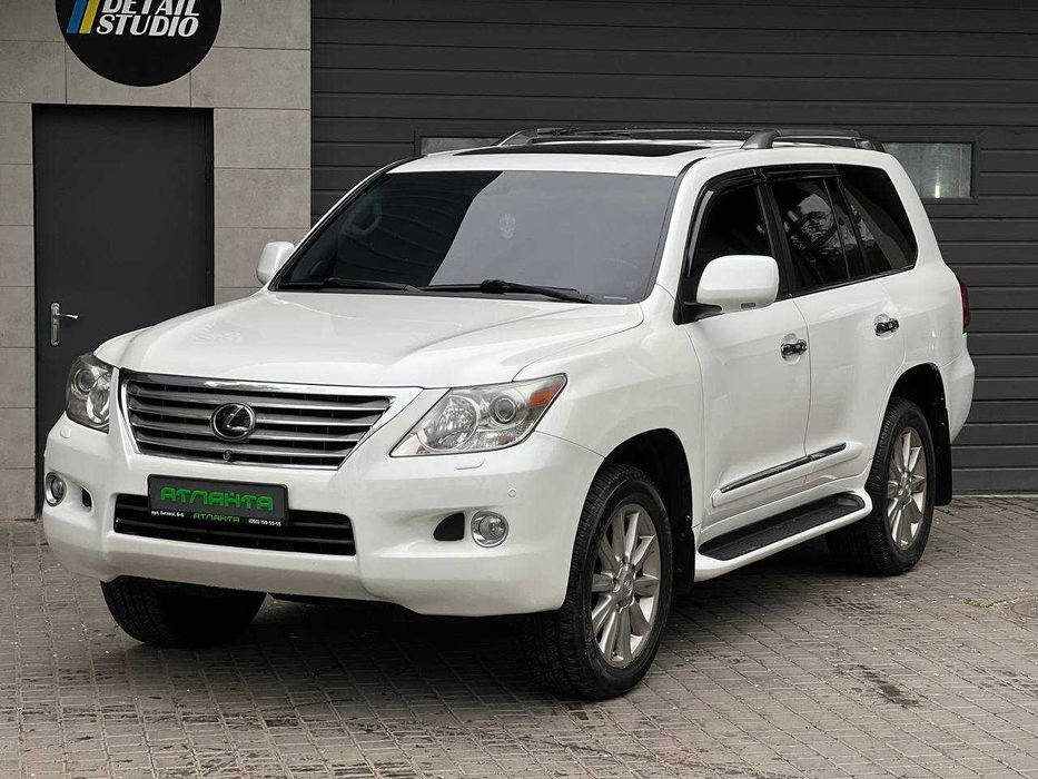 Lexus LX 570 AT 2011