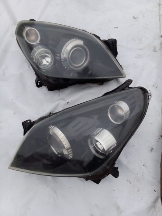 Lampa przednia prawa lewa opel astra H Xenon