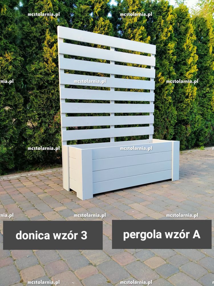 Donica z pergolą płot lamelowy pergola doniczka