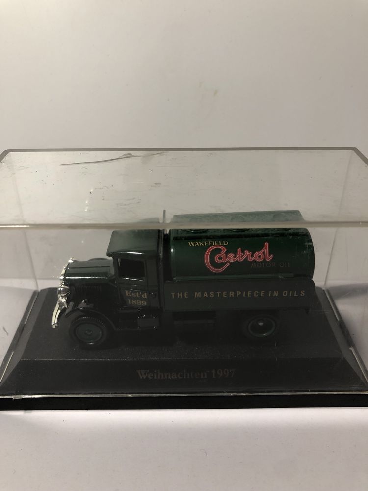 Miniatura de coleção Mack Tanker Castrol