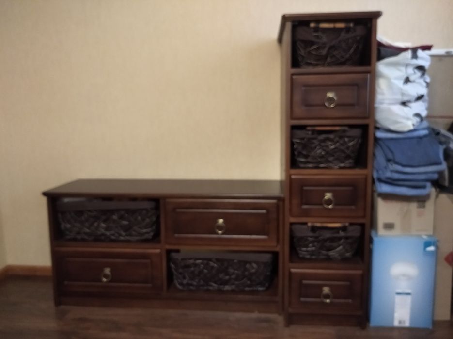 Два комода из натурального дерева