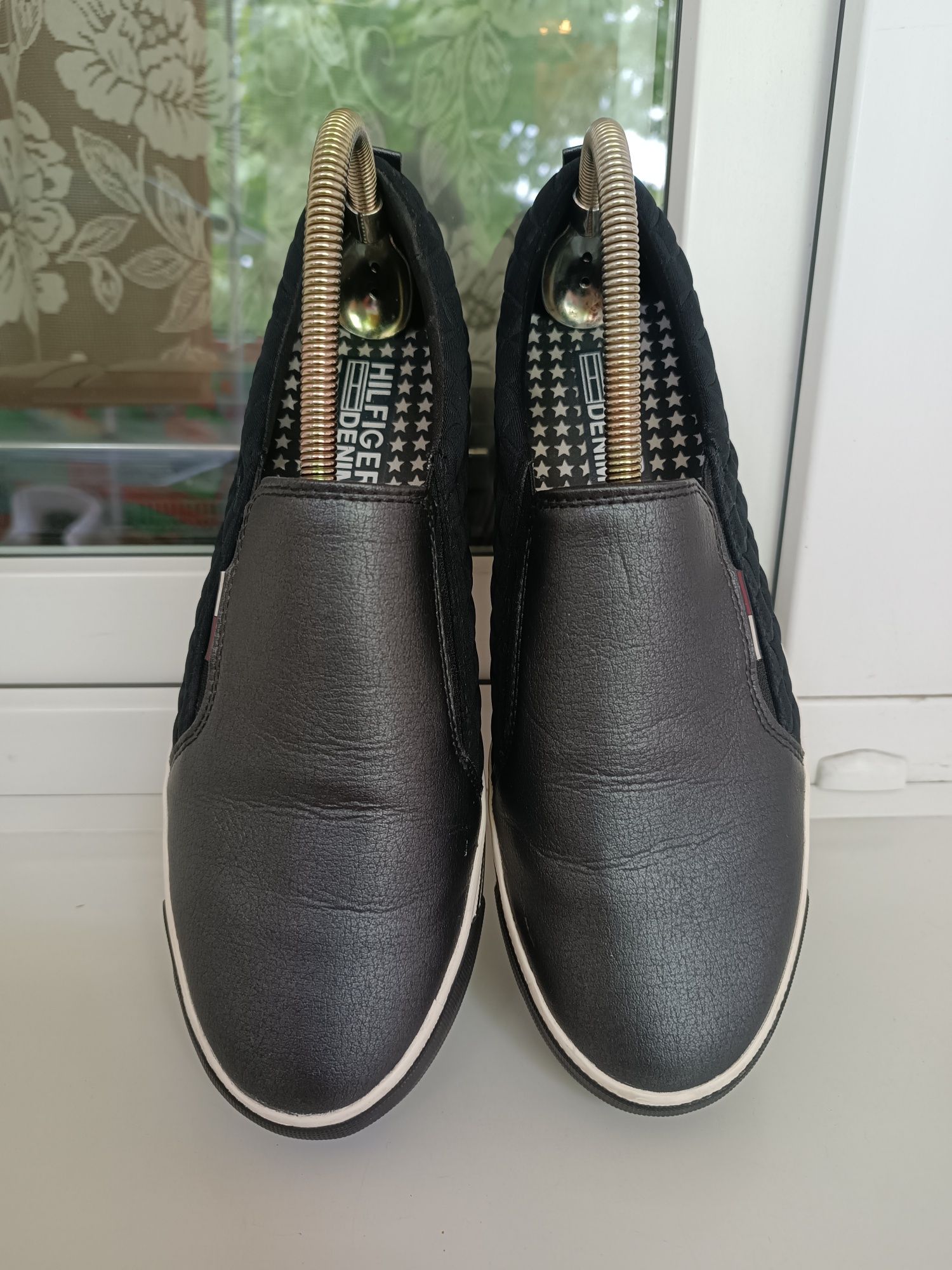 Buty slip on Lyon 9C2 Tommy Hilfiger 40