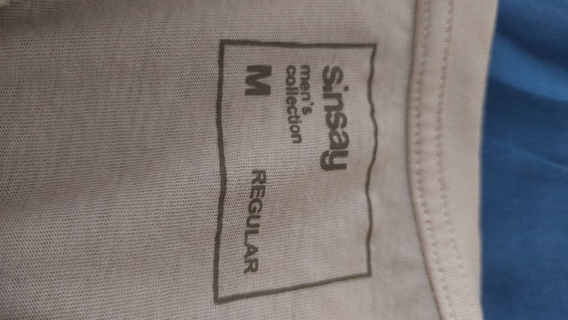 Koszulka beżowa z krótkim rękawem. Rozmiar M.