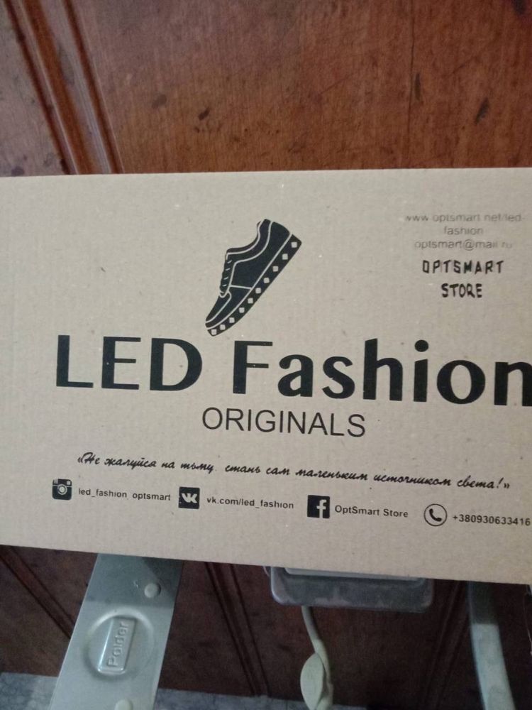 LED кроссовки размер 37,5-38