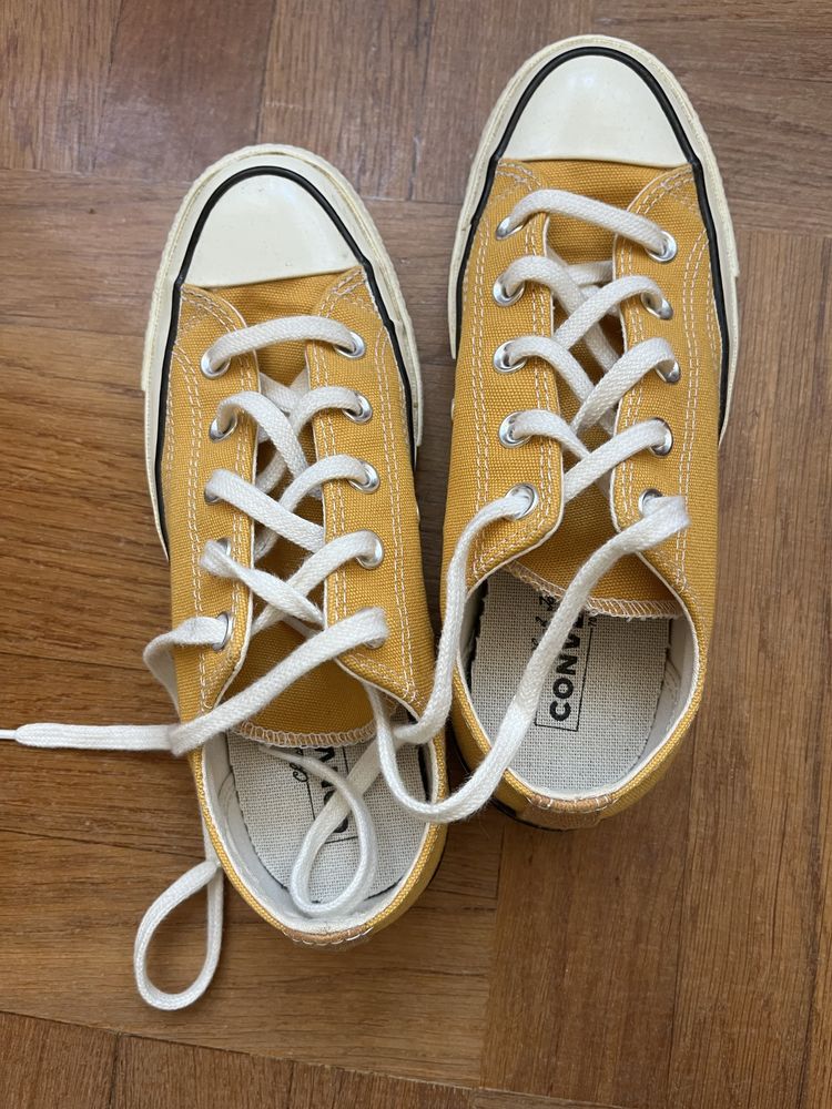 Vans Amarelos - usados 2 vezes - tamanho 36,5