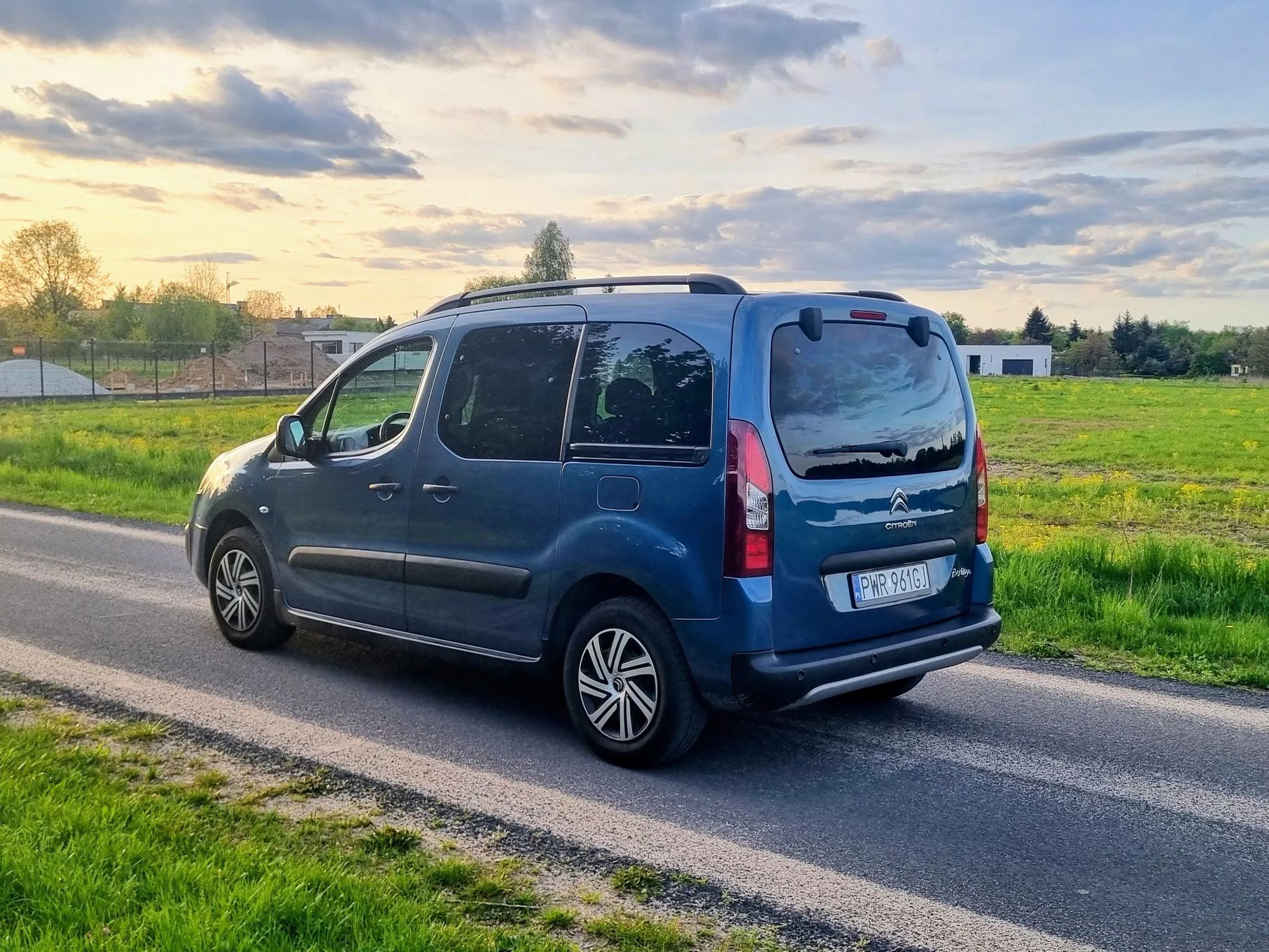 Citroën Berlingo bogate wyposażenie, zarejestrowany