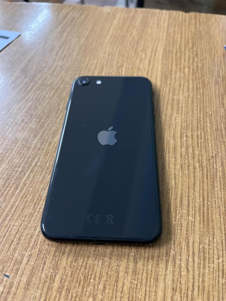 iPhone se2020 2 generacji