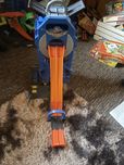Hot wheels garaz ze zjezdzalnia