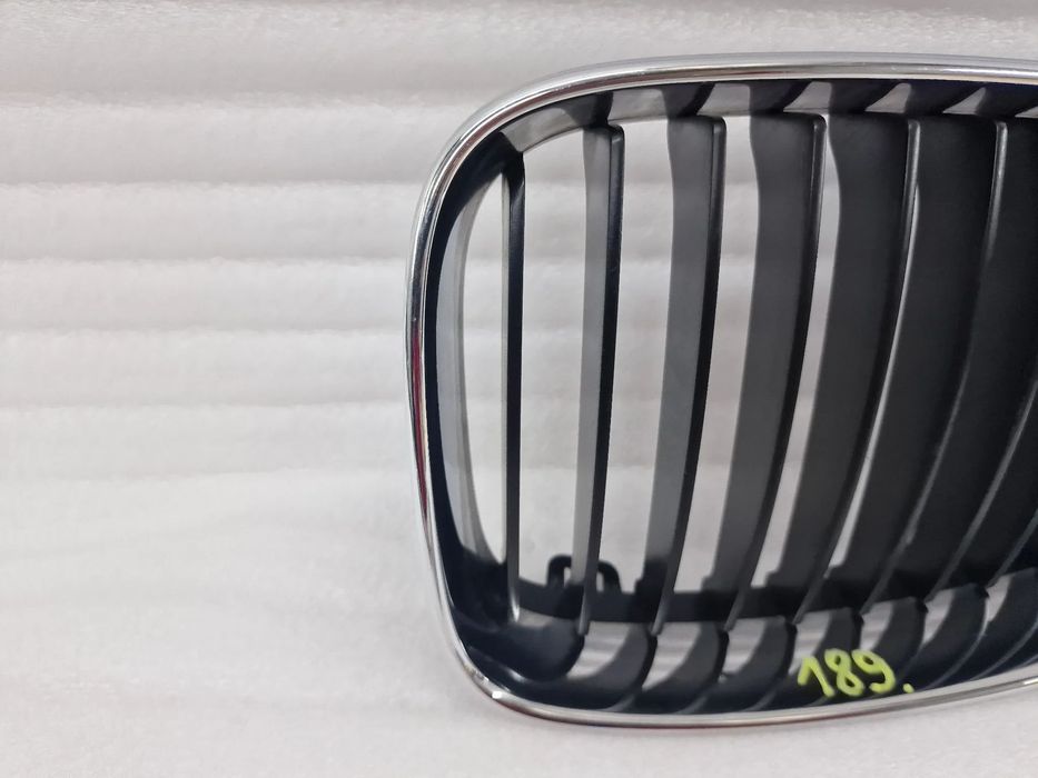 BMW E81 / E87 LIFT 06- LEWA NERKA / ATRAPA / GRILL PRZEDNI PRZÓD , NR 51137179655 / 7179655 / 51137166439 / 7166439 , NR AUKCJI GL189