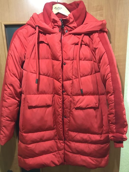 Куртка зимняя, размер М, очень тёплая, в отличном состоянии!