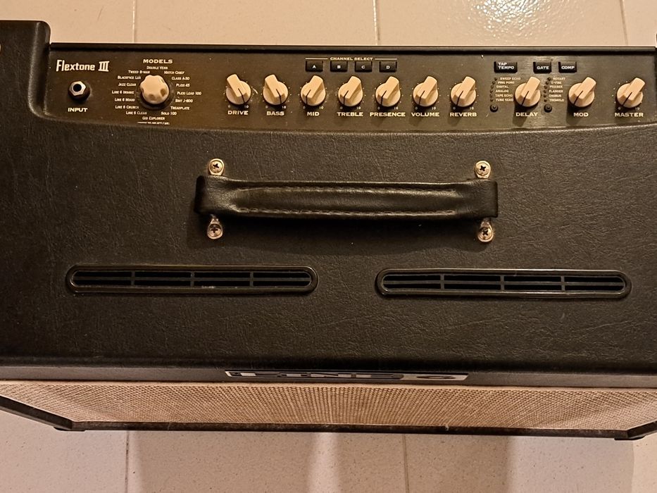 Amplificador Guitarra Line 6 com oferta pedaleira