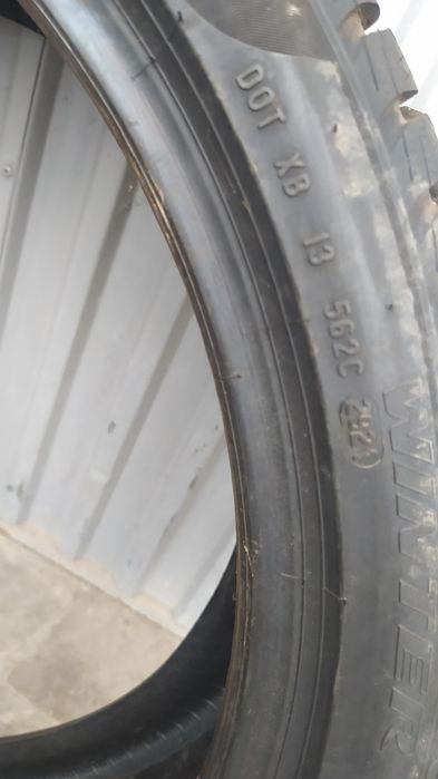 Шини зима / winter  pirelli sottozero 3 255/35 R21 98v