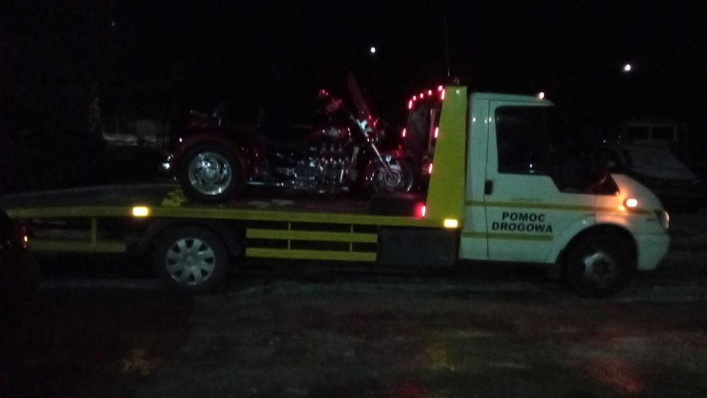 Auto laweta Pomoc drogowa Transport