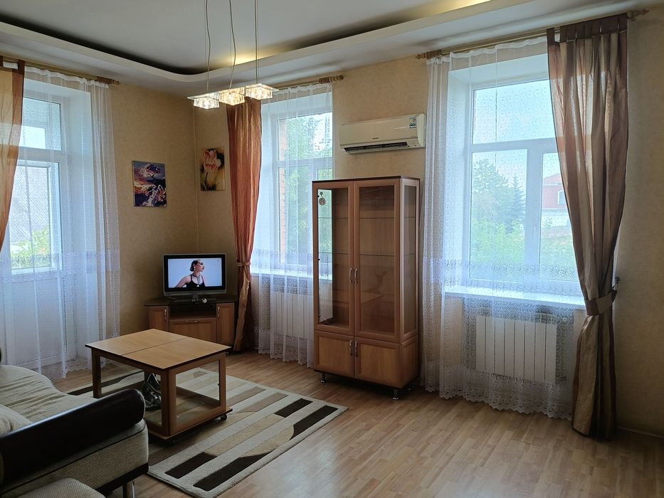 2-к подобово погодино центр А.Артинова Smart.tv