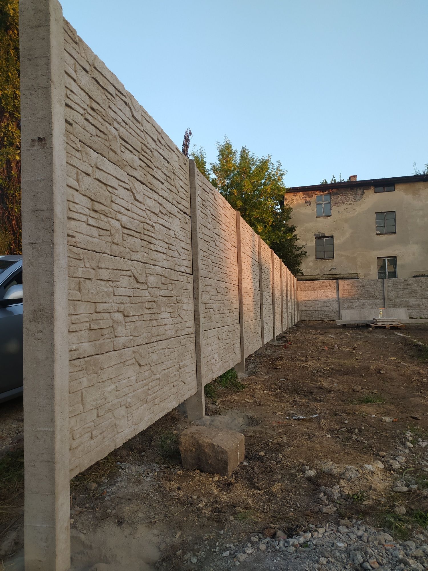 Sprzedaż montaż ogrodzeń betonowych i panelowych 230zl na wysokości 2m