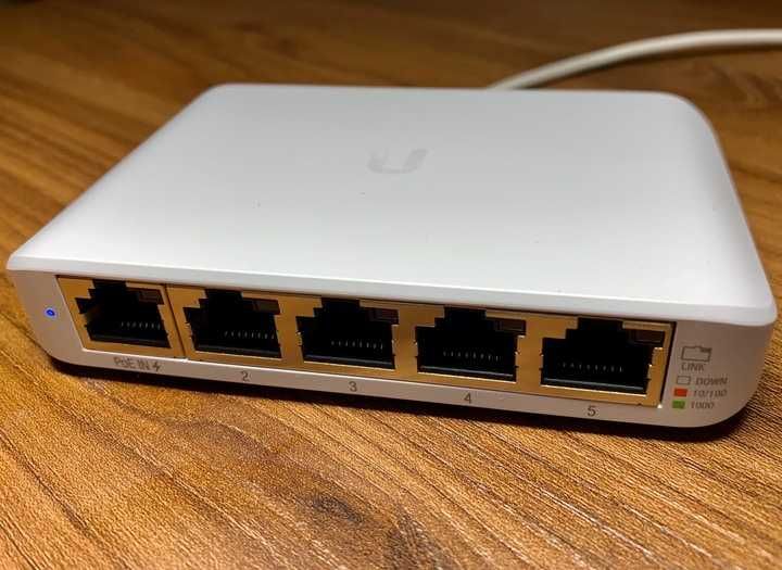Маленький комунікатор, свіч Flex Mini від UniFi