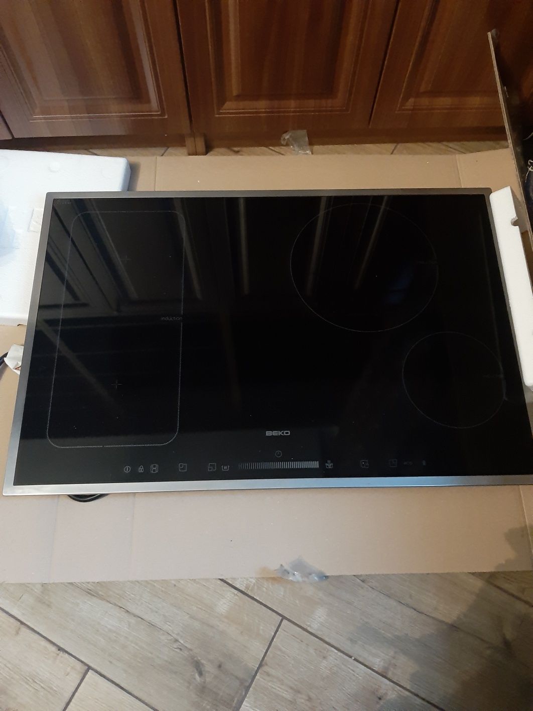 індукційна поверхня Beko HII 84500 FHTX 80 см