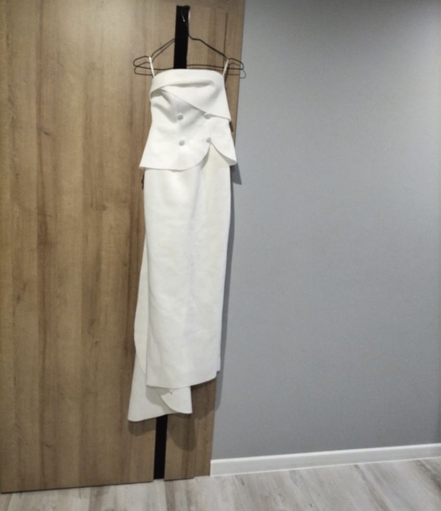 Suknia wieczorowa Asos biała M tren