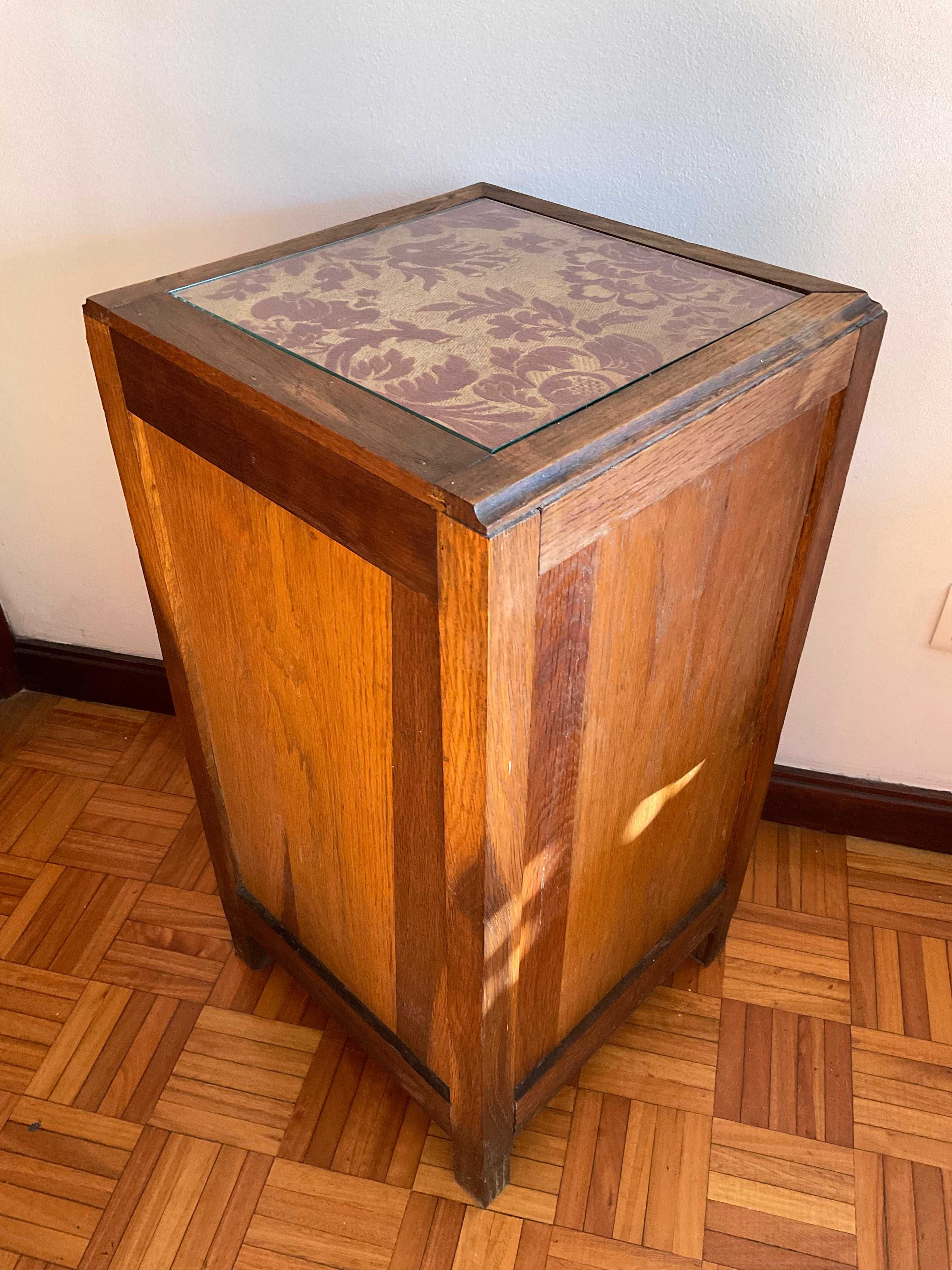 Mesa de cabeceira cúbica vintage cómoda em madeira bom estado art deco