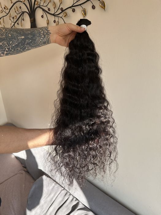 Krecone dziewicze wlosy z głowy