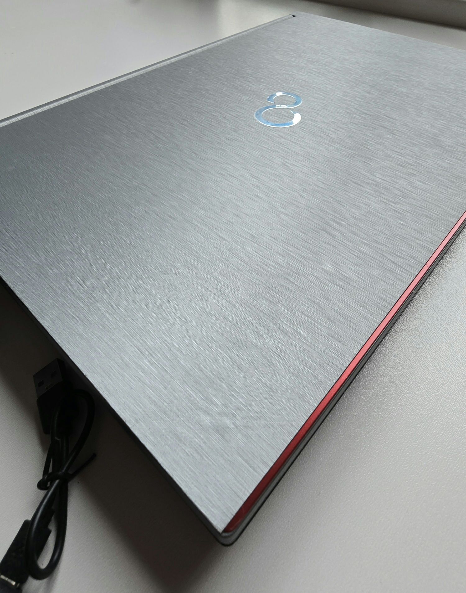 Fujitsu Celsius H770. NVME 1Тб +2HDD 2Тб. 4+1 Гб видео. 40Гб DDR4. LTE