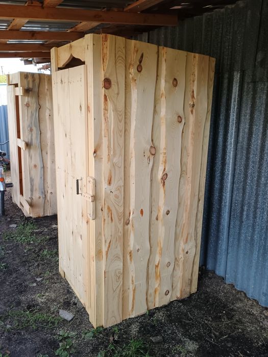 Дачний туалетз дерева,душ.