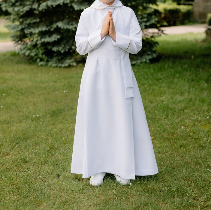 Alba chłopięca biała