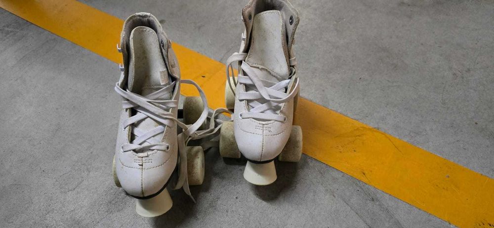 Vendo patins de criança