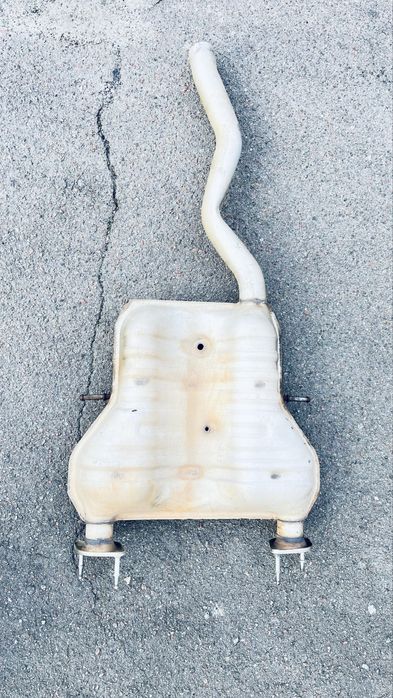 Глушитель середній на Jeep Grand Cherokee wk2