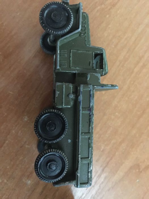 Игрушки  СССР железные  и  " дубовые "