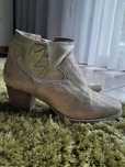 Botas douradas 37