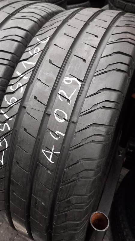 235/65/16C Continental Van Contact 200 115/113R